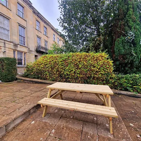 Clifton Nr Centre, Parking X 1, Garden Picnic Area * Bristol