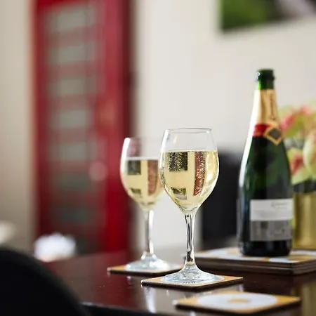 Clifton Nr Centre, Parking X 1, Garden Picnic Area Bristol