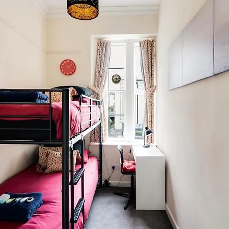 Clifton Nr Centre, Parking X 1, Garden Picnic Area * Bristol